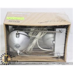 NEW INREDA 3-LIGHT ACCENT OR CLOSET