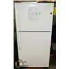 Image 1 : WHITE GE 21.2CU FT TOP FREEZER REFRIGERATOR
