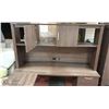 Image 3 : BROWN WOOD GRAIN L-SHAPED DESK WITH