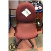Image 1 : RED FABRIC HYDRAULIC LIFT OFFICE CHAIR
