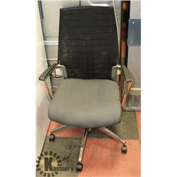 NEW BLACK & CHROME MESH BACK HYDRAULIC LIFT OFFICE