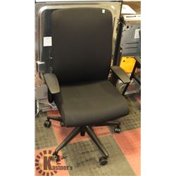 NEW BLACK HYDRAULIC LIFT OFFICE CHAIR