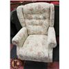 Image 1 : NEW COTSWOLD STAND ALONE DECORATIVE ARM CHAIR