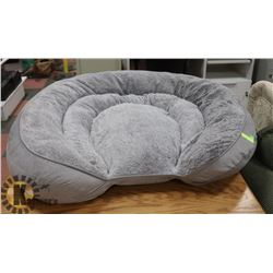 EXTRA LARGE GREY FAUX FUR DOG BED - 48 X 38