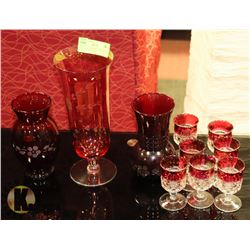 SET OF 3 CRANBERRY AND RUBY TONE GLASS VASES
