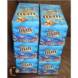CASE WITH 6 BOXES OF 24 30GRAM CONTAINERS OF M&M