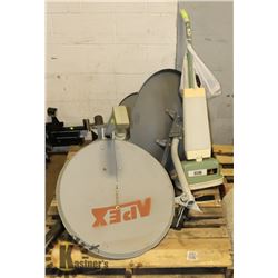 PALLET WITH SATELLITE DISHES AND MORE