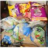 Image 1 : PALLET OF DAMAGED CAT AND BIRD FOOD AS IS