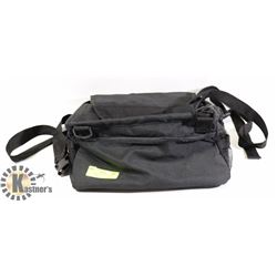 SMALL DOG CAR SEAT - NYLON WITH STRAPS