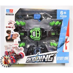 REMOTE STUNT RACING CAR