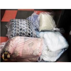 LOT OF ESTATE DECORATIVE PILLOWS