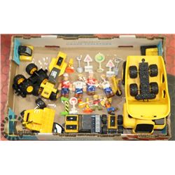 LARGE FLAT CATERPILLAR VEHICLES,MEN,EQUIPMENT