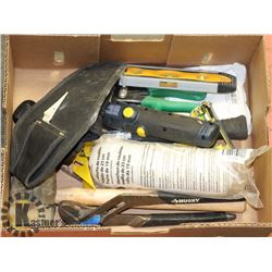 FLAT OF ASSORTED ESTATE TOOLS