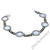 Image 7 : Antique Art Deco 14kt White Gold Blue Moonstone Etched Filigree Bracelet