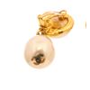 Image 3 : Chanel Vintage Gold Faux Pearl Tear Drop Clip On Earrings
