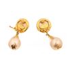 Image 7 : Chanel Vintage Gold Faux Pearl Tear Drop Clip On Earrings