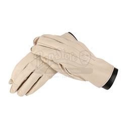 LINCOLN (2012) - Abraham Lincoln's (Daniel Day-Lewis) White Gloves