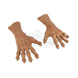 STAR WARS: A NEW HOPE (1977) - Cantina Band Member Creature Hands