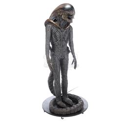 ALIEN3 (1992) - Xenomorph Warrior Complete Costume Display