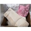 Image 1 : LOT OF TAN LINENS AND A BABY CRIB SHEET SET