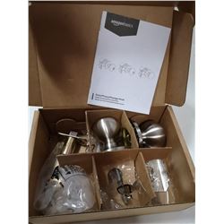 BASIC ENTRY AND PASSAGE DOORKNOB WITH PUSH LOCK