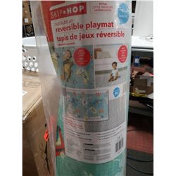 SKIP HOP LITTLE TRAVELERS REVERSABLE WATERPROOF