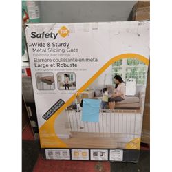 SAFETY 1ST WIDE AND STURDY METAL SLIDING GATE