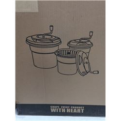 OVERSIZED SALAD SPINNER