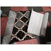 Image 1 : LOT OF 2 DECORATIVE AREA RUGS 1 MEASURES 24 X 39