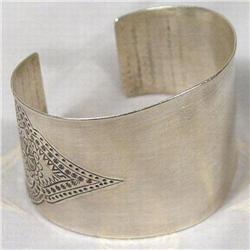 BOLD  KAREN Tribal Cuff~68 grams #1233282