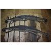 Image 4 : FT.MAC: LOT OF 2 NEW FORD F-550 REAR SPRINGS