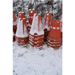 FT.MAC: LOT OF 87 ELECTRICAL CABLE PYLONS, 32" HIGH