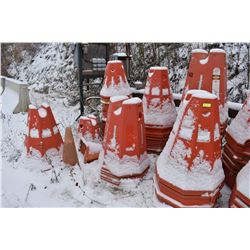 FT.MAC: LOT OF 54 ELECTRICAL CABLE PYLONS, 32" HIGH