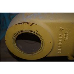 FT.MAC: JOHN DEERE HYDRAULIC CYLINDER