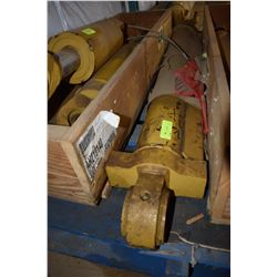 FT.MAC: JOHN DEERE HYDRAULIC CYLINDER