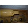 Image 2 : FT.MAC: LOT OF 2 JOHN DEERE HYDRAULIC CYLINDERS
