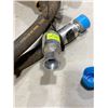 Image 3 : FT.MAC: PAIR OF 1IN X 8FT HYDRAULIC HOSE