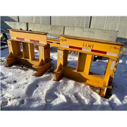 FT.MAC: LOT OF 2 EQUIPMENT STANDS, 46" X 39"