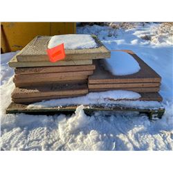 FT.MAC: ASSORTED CONCRETE PATIO BLOCKS