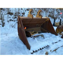 FT.MAC: JOHN DEERE 470 SERIES EXCAVATOR BUCKET, 84"