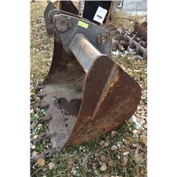 STURG.CNTY: 34” EXCAVATOR DIGGING BUCKET, HAS ONE 10" BIT