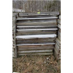 STURG.CNTY: LOT OF 13 PARTITION WALLS, 4’ X 8’ X 4”