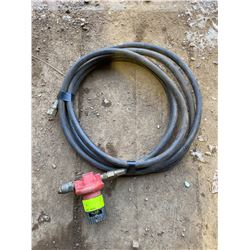 FT.MAC: 15FT PROPANE HOSE AND ADJUSTABLE REGULATOR