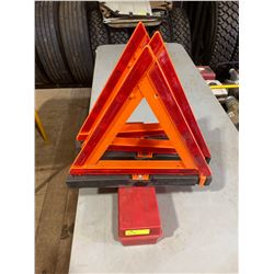 FT.MAC: WARNING TRIANGLE FLARE KIT