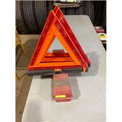 FT.MAC: WARNING TRIANGLE FLARE KIT