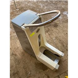 FT.MAC: SHOE INN BOOT COVER DISPENSER