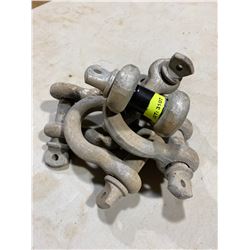 FT.MAC: LOT OF FIVE 3/4 INCH CLEVISES