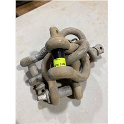 FT.MAC: LOT OF FIVE 3/4 INCH CLEVISES