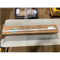 FT.MAC: BOX OF 26 F32T8 FLOURESCENT LIGHTS , 48"