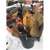 Image 1 : FT.MAC: ASSORTED BROOMS, SHOVELS, SCRAPERS